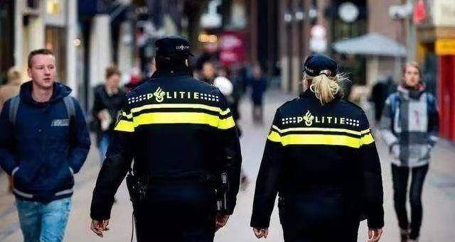 00年荷兰宣布"性交易"合法化,22年过去,给荷兰带来多大影响?