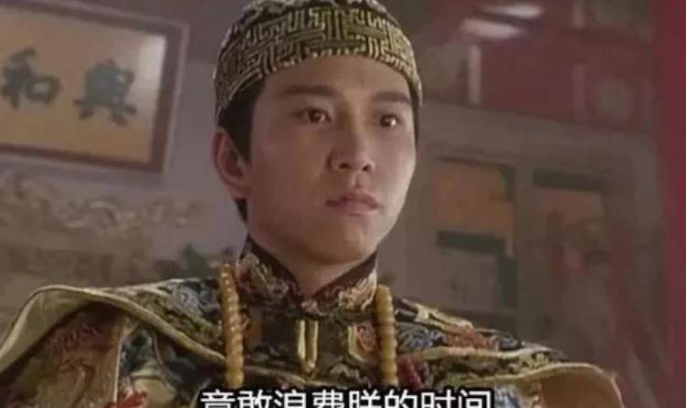 乾隆的一天是怎么过的?4点起床,晚上7点翻牌,一年中生日最开心