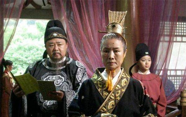 狄仁杰劝武则天戒色,武则天给他看了2样东西后,他却哑口无言