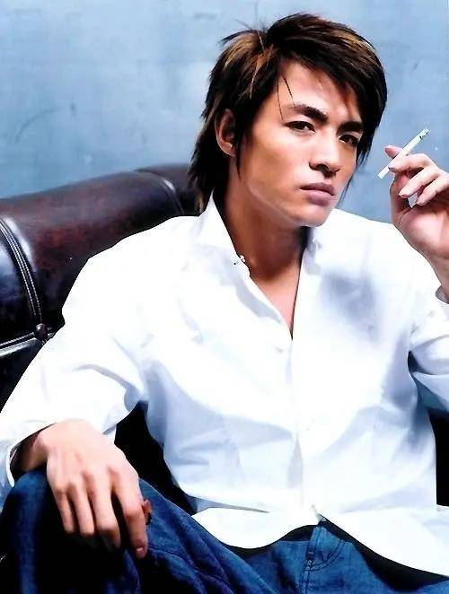 李学庆运动员转型做了职业模特,帅气迷人十足