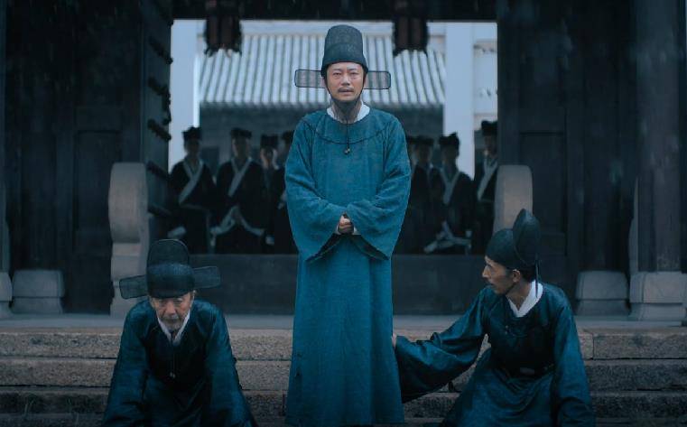 海瑞一生清廉没能救大明,张居正半世贪墨却主导万历中兴,为何?
