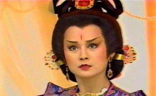二是武则天模样是"龙睛凤颈",此说出自相面大师袁天罡给武家兄妹相面