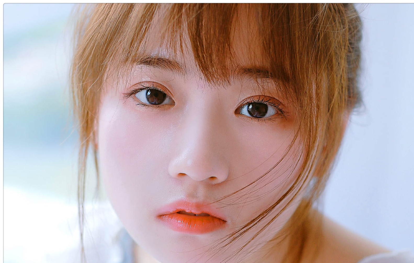12星座:桃花旺的4大星座女,桃花朵朵开!