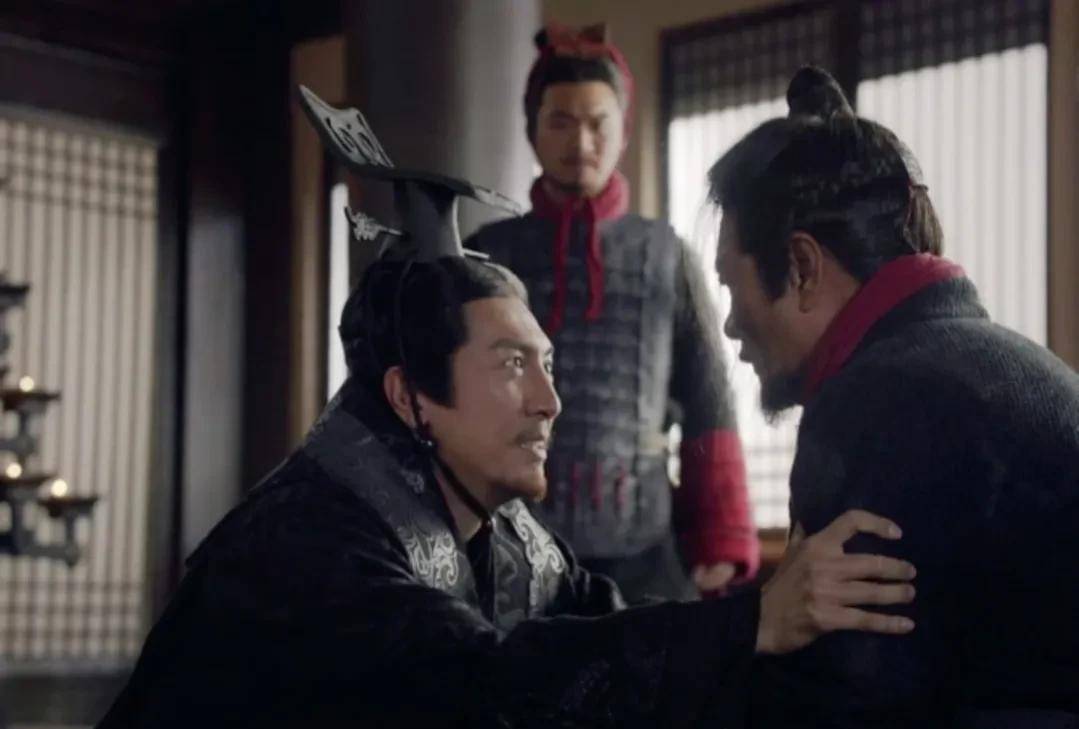 王翦出征前为何向秦王讨要钱财和美女?王翦:不这样头就没了