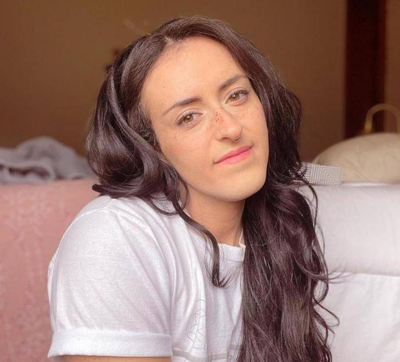 美国女子切除胸部,使用睾丸素变成男性,7年后,他决定变回去_alia_时候