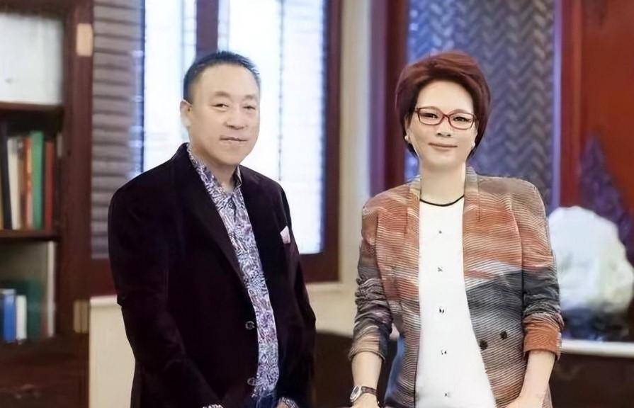 浙江富婆周晓光:巅峰时坐拥800亿,三年败光倒欠银行500亿?