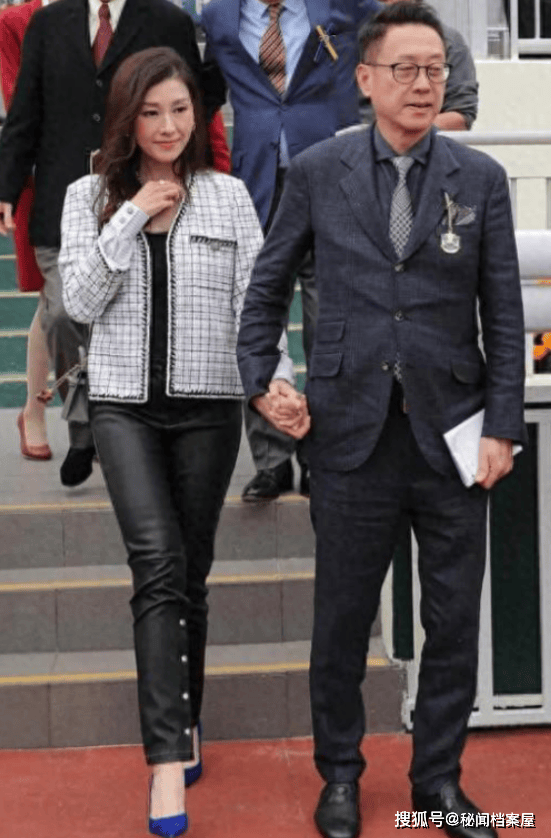 "情圣"爹生了个多情儿子,看了许晋亨现状,难怪李嘉欣不被认可_何超琼