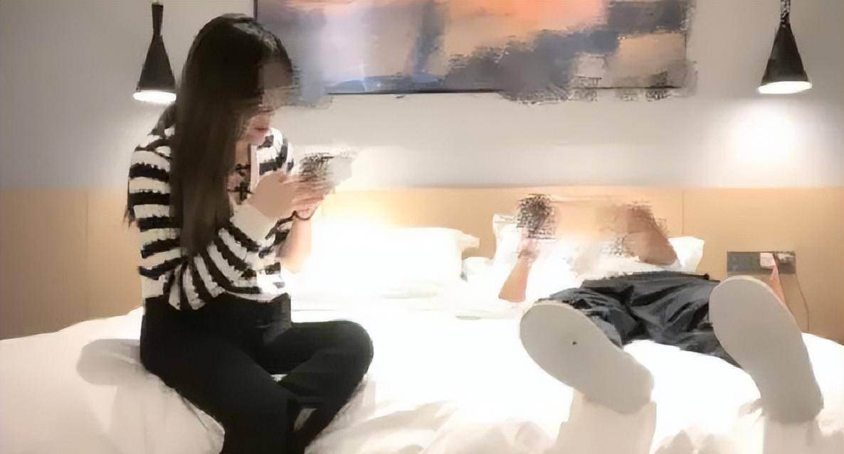 可赵某做到了非比寻常的"成就",他约到的妹子不管是数量还是质量,那都