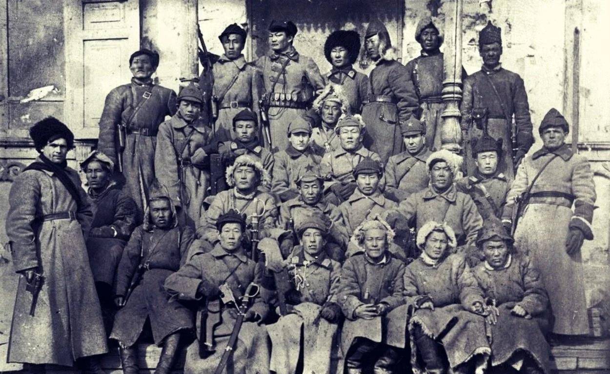 高尔察克大战彼得留拉图片