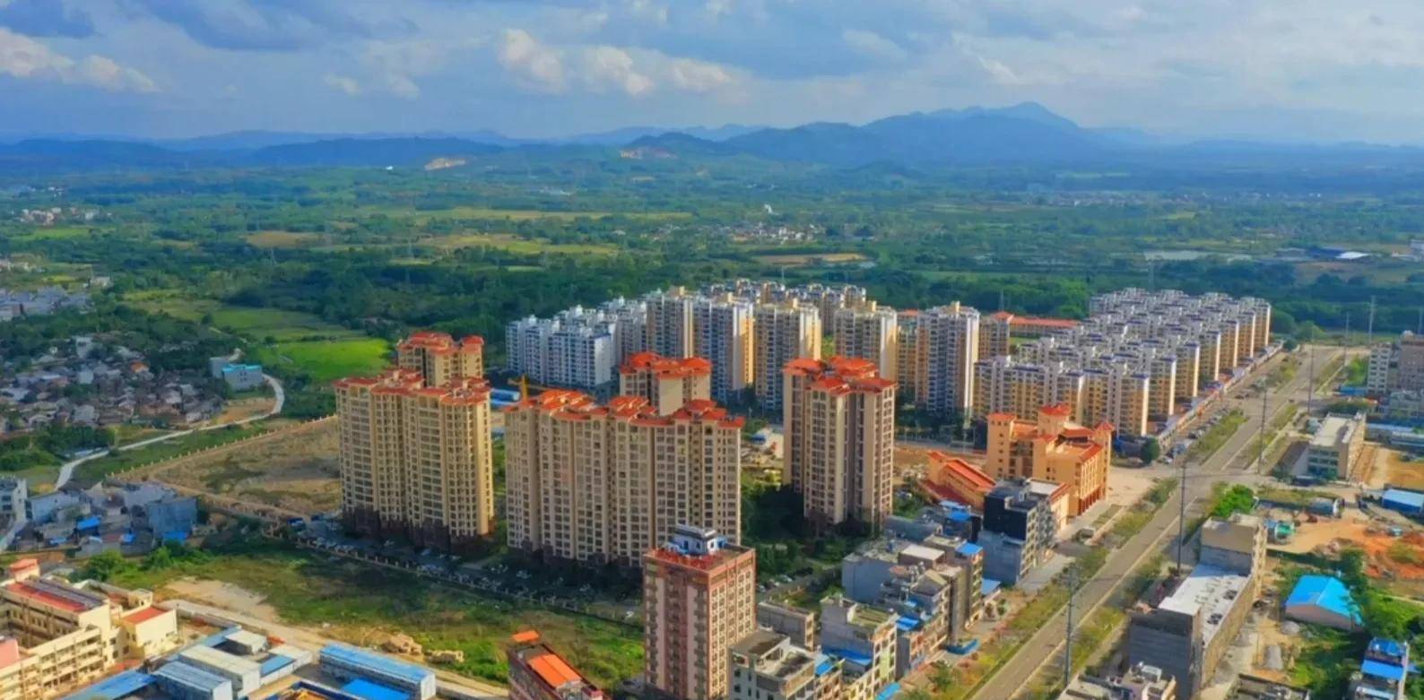 屯昌县城二,美好的寓意新民县的区域原本就是琼山,澄迈,定安三县的