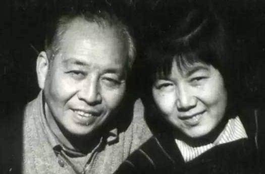 二十世纪传奇故事:新凤霞等丈夫3年,吴祖光照顾瘫痪妻子23年