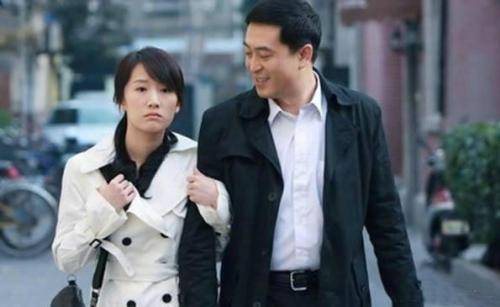 他是张嘉译的亲表弟,被表哥用11部戏"捧红",现在红遍全国!