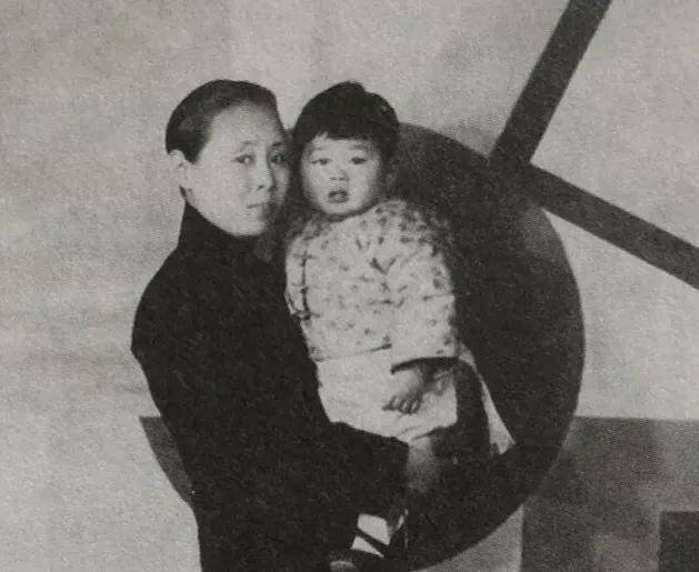 被徐志摩称为"乡下土包子"的张幼仪,是怎样逆袭成为女强人的?