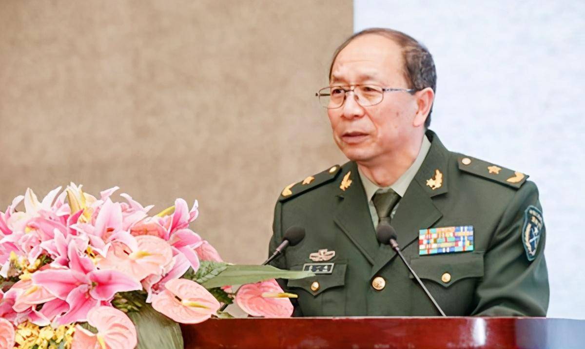 华东师大教授曾经提出质疑_杨奎松_方面_博士