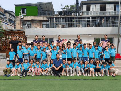 成都市金牛交子幼儿园"聆听劳模故事-抗震先进进校园"活动