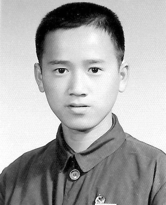 父母心疼儿子,很少让他进庄稼地干活.