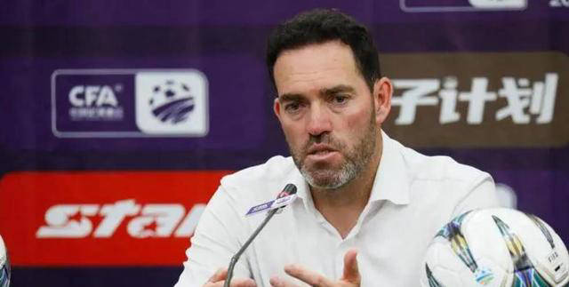 北京国安主教练的致胜秘诀:临场变阵如欧冠级别