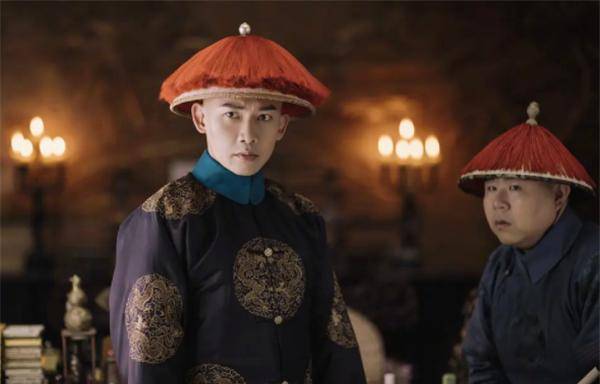 侍卫救了乾隆,乾隆问他要何赏赐?侍卫:那就赏我一个胖宫女吧