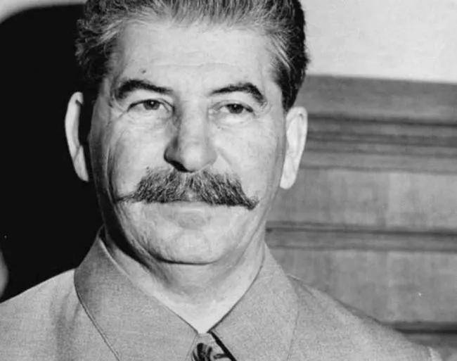 9月29日上午,莫洛托夫,哈里曼,比弗布鲁克举行正式会谈,决定设立航空