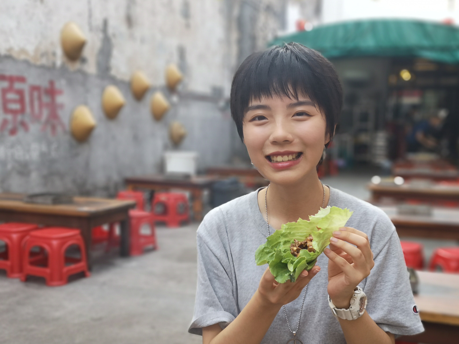 藏在海口老街里人气瓦片烤肉,热天也抵挡不住它的诱惑