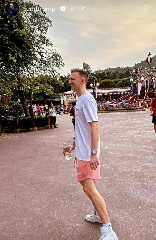 特鲁姆普陪女友游迪士尼,布雷切尔展开健身之旅