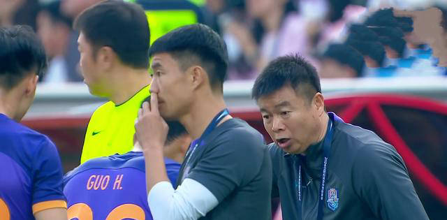 中超津门虎与沧州雄狮激战,本土教练对决引发关注