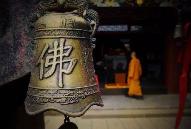 昔日富家小姐,成全世界唯一女肉身菩萨,看看她几十年都吃的啥