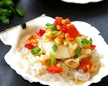 鲜美至极的蒜蓉粉丝蒸扇贝,一次我能吃10个,在家做便宜还实惠!