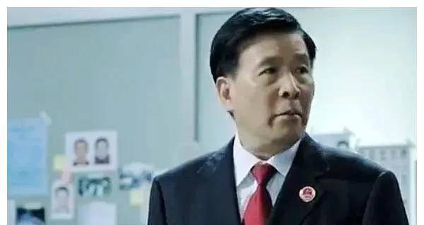 正处级)陆亦可是汉东省人民检察院侦查处长,为正处级长期配合陈海的工