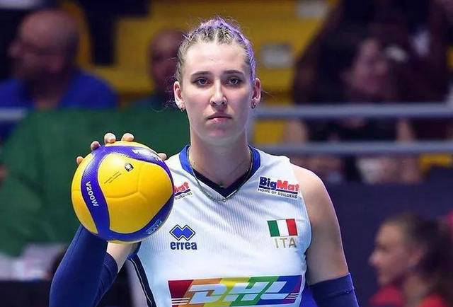 女排劲敌突袭,中二接应表现低迷,胜任核心待考_中国_意大利_特罗波娃