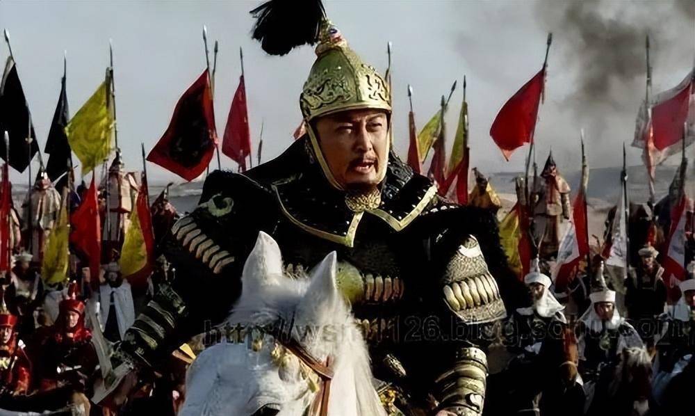 狂风暴雨中巍然挺立的两黄旗