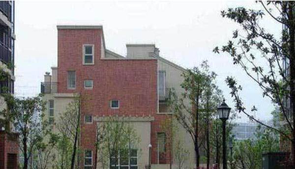 从商业角度看,姚明卖给刘翔的豪宅似乎亏本.