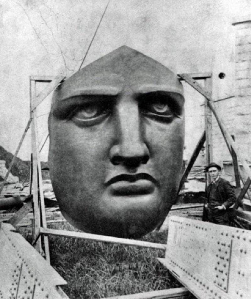 伊拉克埃尔比勒一个女人的肖像照,独特的拍摄角度让人惊叹.