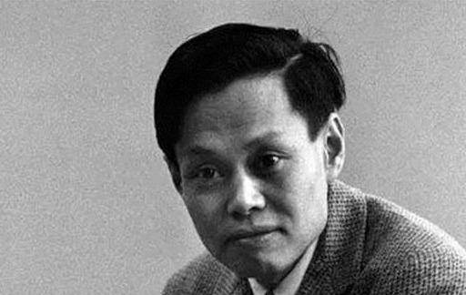 杨振宁办公室陈列:范曾的字,清华的黑水晶,台湾名家的雕塑绘画