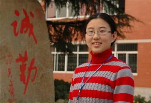 江苏最美高考状元:坐在4考场4号桌,考了444分,最后进入北大