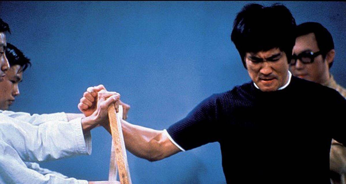 为何说李小龙的截拳不适合搏击,甚至会被ko,只能当锻炼身体而已