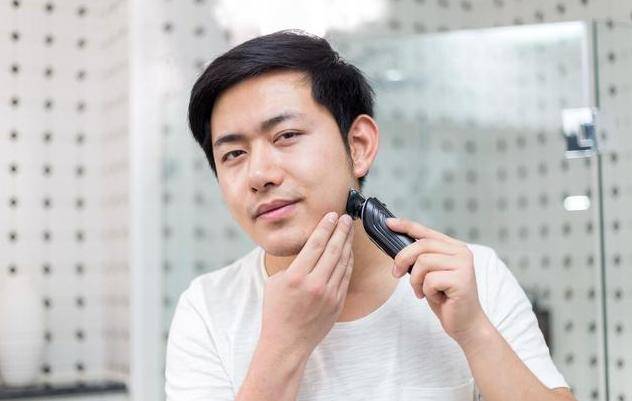 频繁刮胡子,说明了什么?_修剪_影响_生活