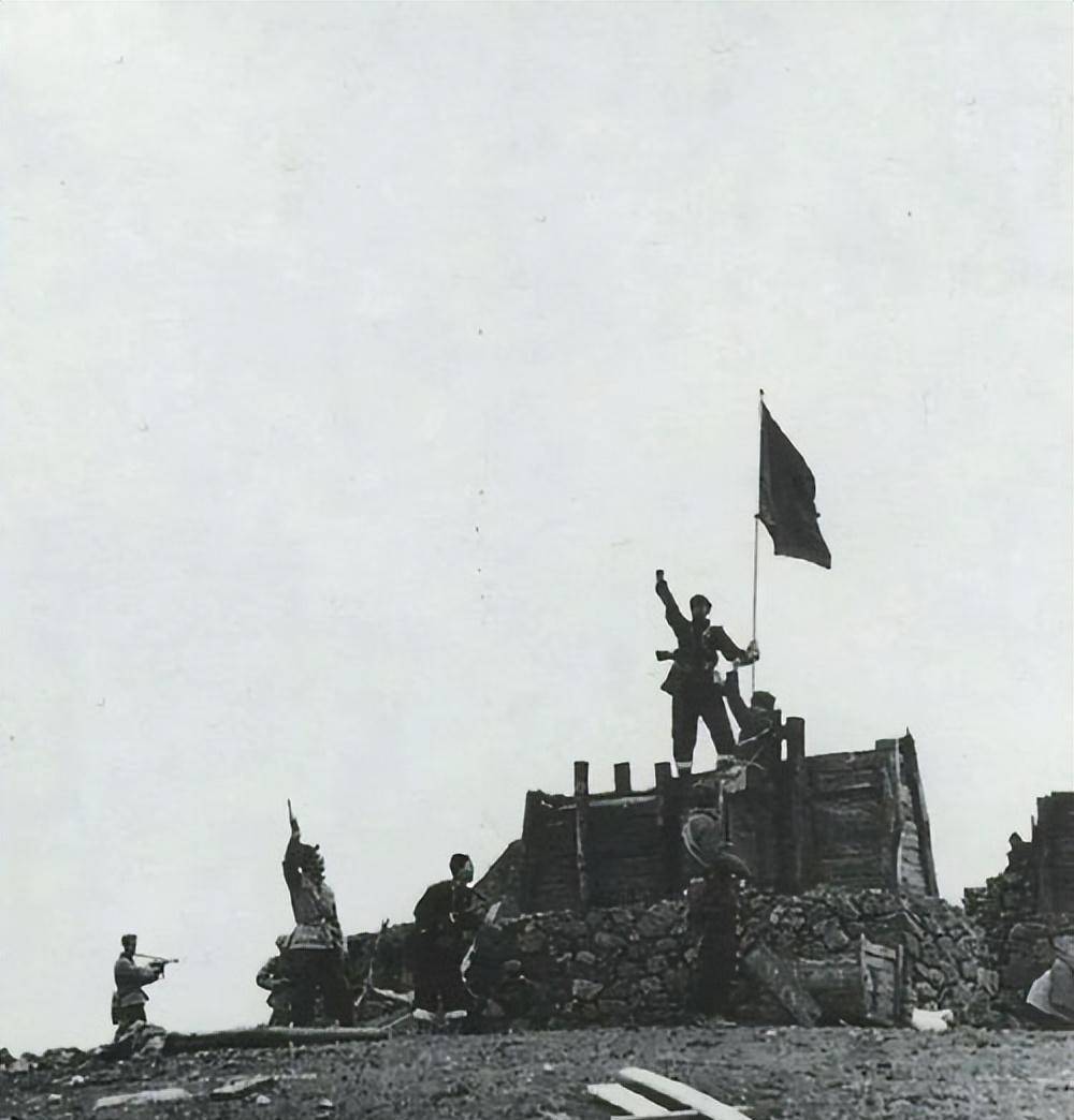 我军舰队司令与敌舰狭路相逢,一看对方指挥官:原来是个老相识