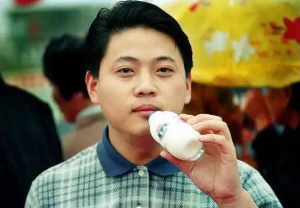 浙江首富王均瑶,38岁离世后妻儿如何?大儿子数年连登胡润富豪榜