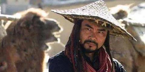 清末恶霸康小八,靠一支左轮手枪为非作歹,最后骂完慈禧被凌迟