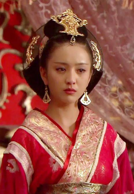 上欲立赵婕妤.皇太后嫌其所出微甚,难之.