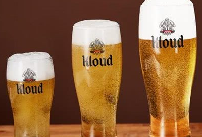 所以你再喝这种啤酒的时候,你会发现这种啤酒的泡沫特别多,而且闻起来