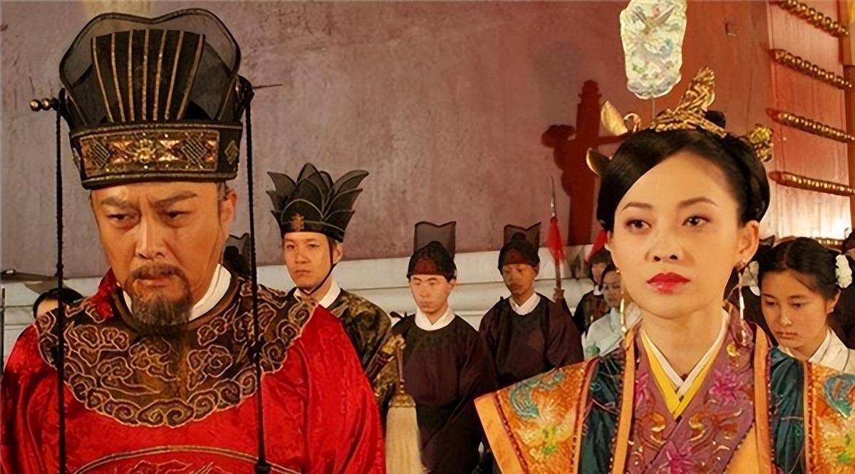 古时候,有一个朝廷文官,他原本的官职是太仆寺卿,属于是一个从三品的