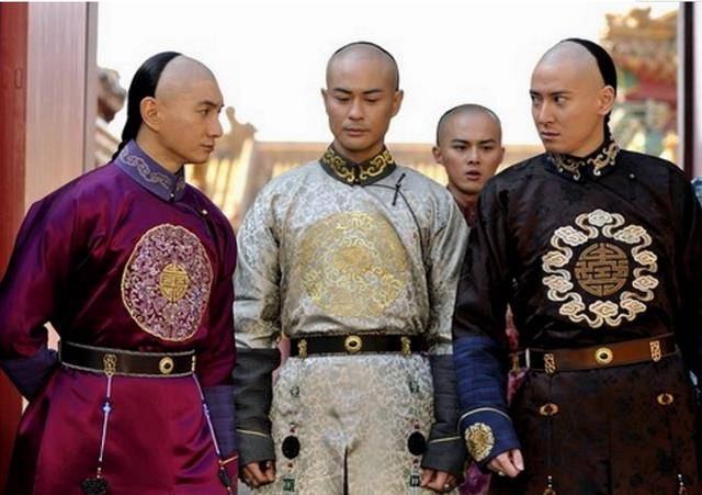 乾隆皇帝有17个儿子,为何传位给资质平庸的嘉庆,原因其实很简单