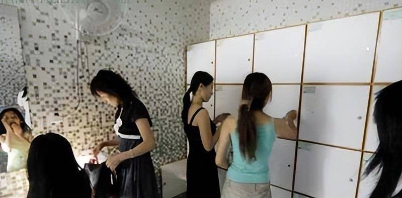 21年男童进女浴,看人洗澡起生理反应,如何让孩子树立性别意识?