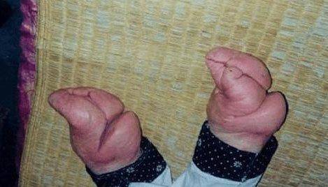 背后有何不为人知的往事?看着人心痛