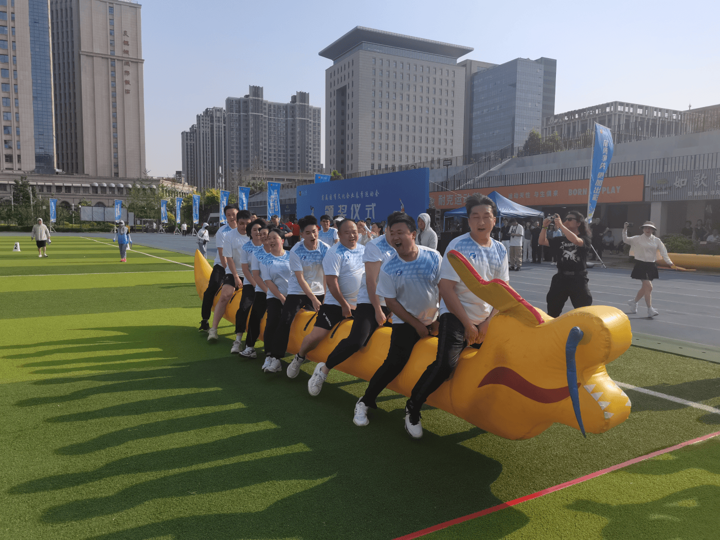 河南省属文化企业春季运动会昨天圆满闭幕_比赛_广电_羽毛球