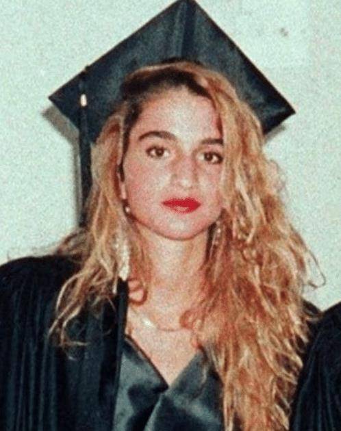 51岁约旦王后:和莱蒂齐亚同框像双生姐妹,大度接纳逃婚的小姑子