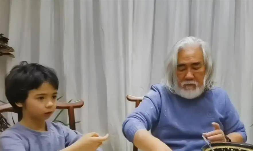 混血儿子马丁身份成谜?71岁张纪中首次承认,是妻子和老外所生