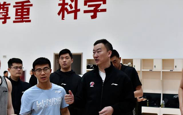 cba热点!杨文学或加盟山东,威金顿可能赛季报销,杨金蒙成功续约